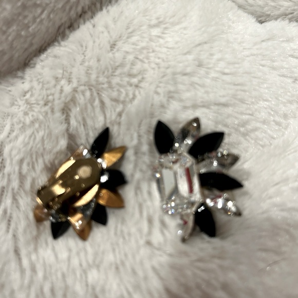 VINTAGE SWAROFSKI BLK & CLEAR CRYSTAL EARRING WITH LARGE SQUARE CENTER-SALE - Picture 8 of 12